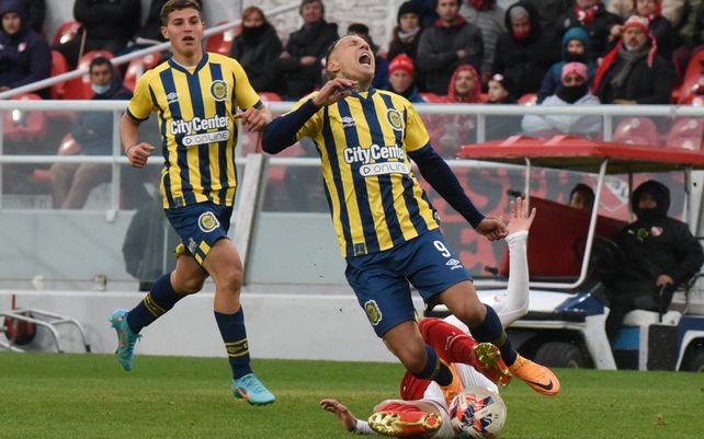 Candia se lesionó en esta jugada, ante Independiente. Para jugar contra Newell