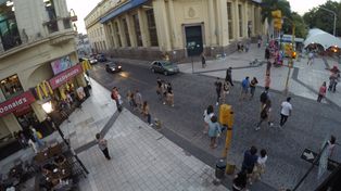 El arribo de turistas se puede advertir en la Peatonal de Paraná. Foto UNO.&nbsp;
