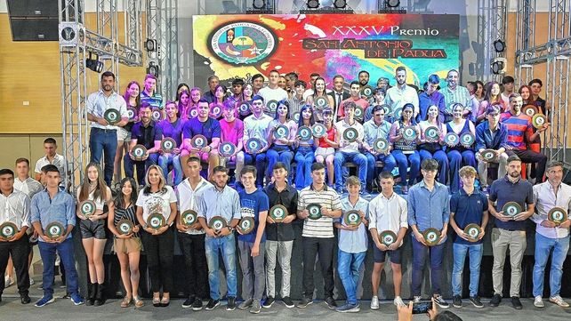 La premiación se realizará este lunes en el Centro de Convenciones de Concordia.