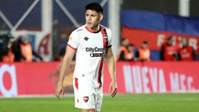Salcedo llegó a Newells en 2024 tras una compra del pase en un ciento por ciento. Tiene contrato hasta diciembre de 2027.