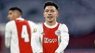 Lisandro Martínez convirtió el segundo gol del líder de la Liga de los Países Bajos.