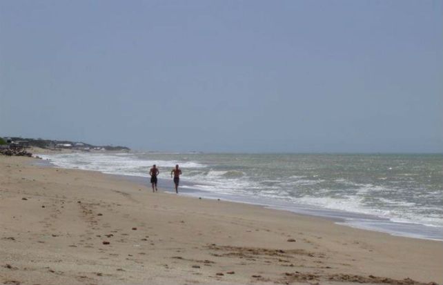 La adolescente fue trasladada a un centro asistencial de Playa Serena