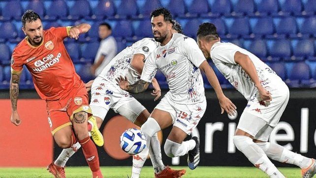 Carlos Rolón que estaba cerca de Colón recibió una oferta concreta por parte de Aucas de Ecuador.