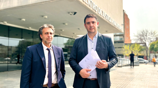 Matías Chale se presentó en Centro de Justicia Penal de Rosario junto con el abogado Jorge Resegue