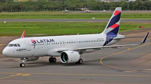 Latam, la aerolínea de origen chileno, vuelve a operar desde el aeropuerto de Fisherton. 