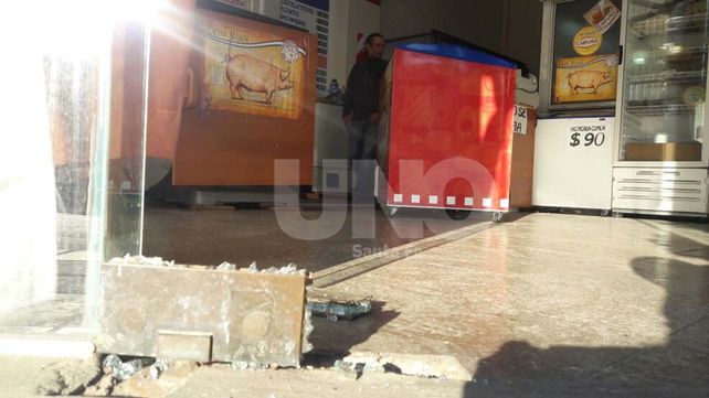 Rompieron una vidriera y robaron una carnicería a la vuelta del ministerio de Seguridad Rompieron una vidriera y robaron una carnicería a la vuelta del ministerio de Seguridad