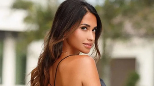 Antonella Roccuzzo sorprendió con una imagen de la Biblia en redes