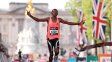 Un keniano es el primer atleta en terminar la Maratón de Londres en menos de 2 horas