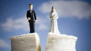 Un juez permitió a una mujer pedirle el divorcio a su marido a través de un mensaje por Facebook