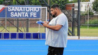 Juan Francisco David es el head coach del plantel femenino de la ASH.