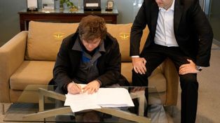 Milei firmó el proyecto de reforma laboral: ¿qué propone la nueva ley?