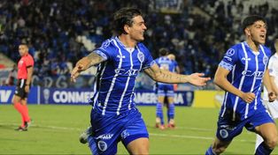 El ex delantero de Central Luca Martínez Dupuy festeja su gol ante Gremio.&nbsp;