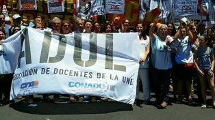 Los docentes universitarios realizan un paro de 48 horas