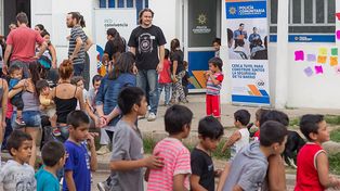 La Policía Comunitaria del barrio Centenario de Santa Fe festejó el día del niño con los vecinos