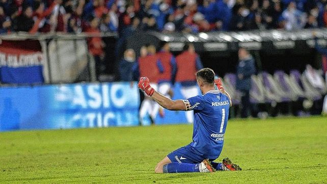 El uruguayo Sergio Rochet está muy cerca de llegar al Inter de Brasil.