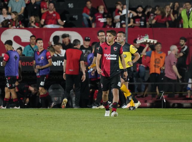 Valentino Acuña tuvo minutos con Lunari pero luego quedó relegado al banco de suplentes.