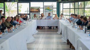 Intendentes y legisladores del PJ ponen la lupa en obras