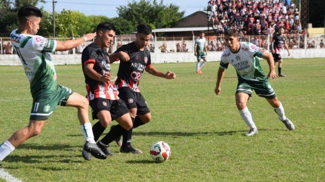 Unión Agrarios está a un paso de lograr el 19° título de su historia.