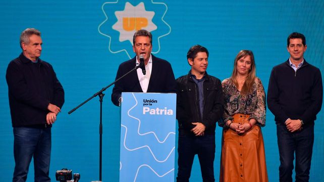 Massa arengó a la militancia y a la dirigencia del peronismo: “Quedan el segundo tiempo