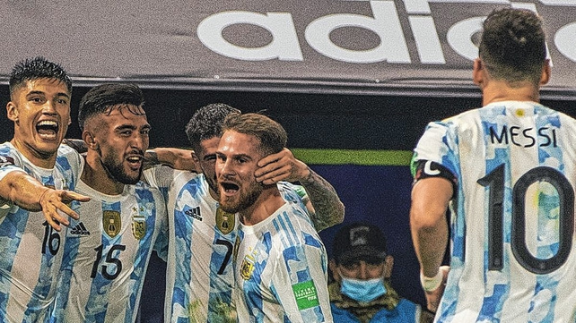 Debut oficial para Alexis Mac Allister, una nueva variante para el Mundial