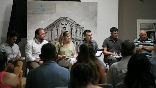 Paraná: reunión entre el municipio y vecinos de la zona oeste para analizar la falta de agua