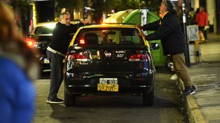En medio de la disparada inflacionaria se viene una suba del 25% en la tarifa de taxis