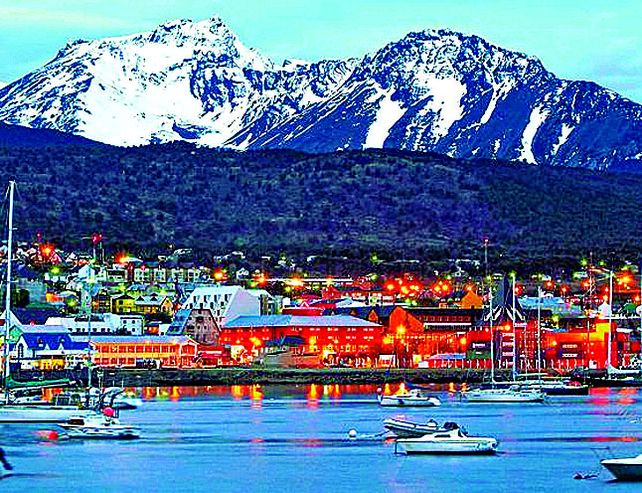 A pesar de su distancia, Ushuaia sigue atrayendo miles de personas a su ciudad.