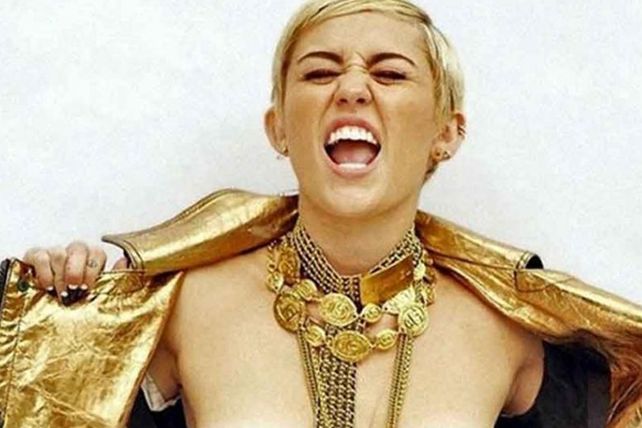 El topless oficial