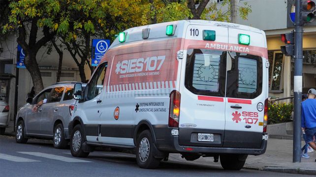 Personal del Sies atendió a una mujer baleada en zona sudoeste de Rosario. Fue derivada al Hospital Centenario.