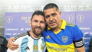 Messi presente en la despedida de Román.
