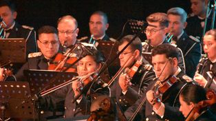 En el marco de los festejos del aniversario, el domingo 31 de mayo en el teatro municipal se presentó la Agrupación Sinfónica del Ejército, con 60 músicos sobre el escenario para un nutrido y variado repertorio.&nbsp;