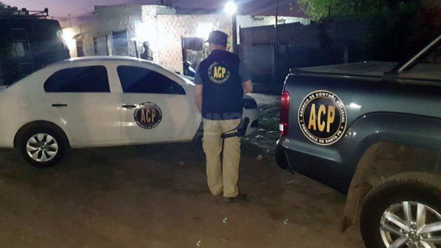 Agentes de la agencia de control Policial trabajando en la investigación de lo ocurrido en la Comisaría 9ª