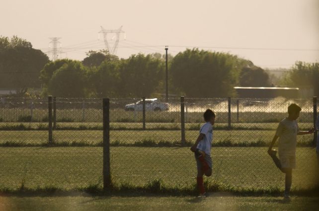 Un documental para los que pretenden salvarse con el fútbol de los pibes