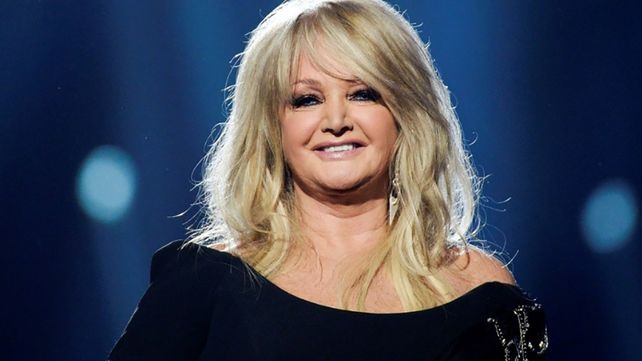 La cantante británica Bonny Tyler estaba internada en Portugal tras ser sometida a una operación. Se la recuerda por “Eclipse total del corazón” y otros éxitos