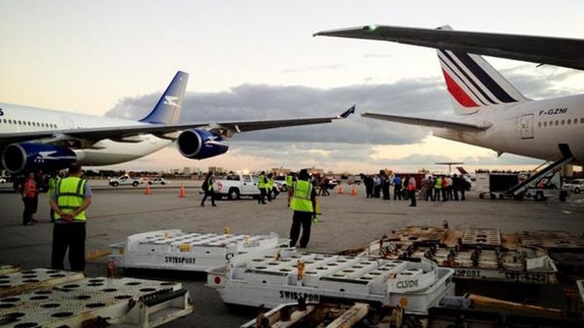 Se incendió un avión con destino a Miami y debió aterrizar de ...
