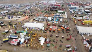 Tierra firme. Miles de personas recorrieron el predio de 250 hectáreas de Agroactiva.