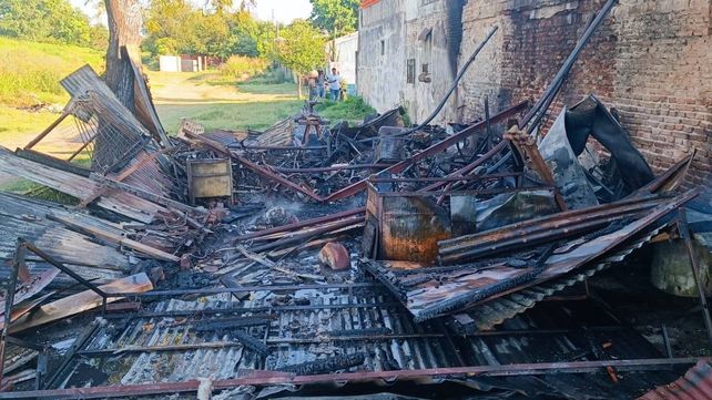 Gran incendio en la zona norte: no hubo heridos pero las pérdidas fueron totales