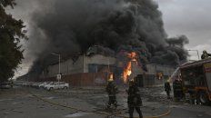 Grave incendio en una fábrica de colchones en Avellaneda
