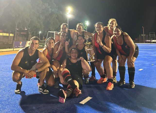 Colón de Santa Fe se quedó con el seven nocturno reservado para Mamis.