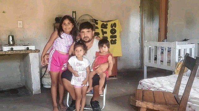 Denuncian entrega de una casa en condiciones indignas en Santa Ana.