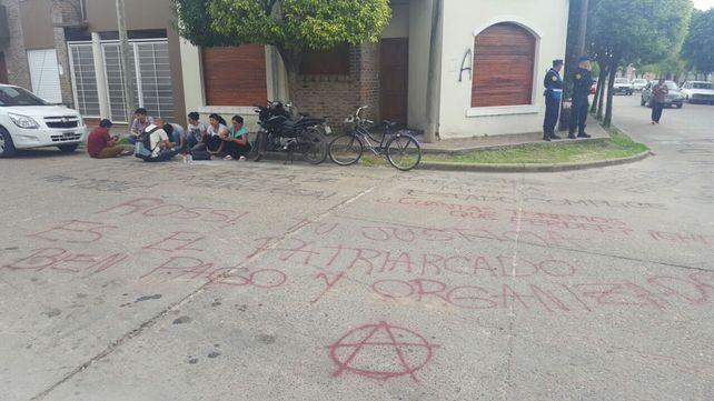 Rossi. El frente de la vivienda del juez fue objeto de pintadas y cuenta con custodia policial.&nbsp;