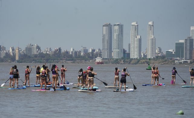 Desde cualquier punto de la costa de Rosario se pudo ver a los participantes de la regata.