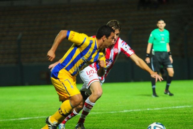 Unión perdió con Juventud Unida y quedó eliminado de la Copa Argentina