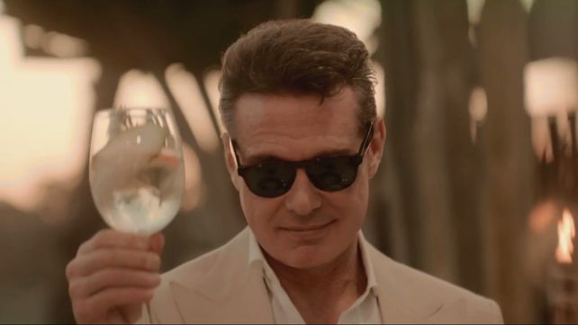 Luis Miguel bajó a la puerta de su hotel en Buenos Aires y cumplió el sueño de muchas fanáticas