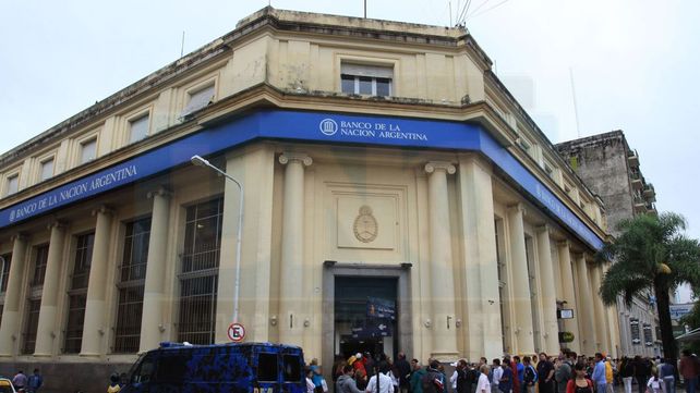 Beneficiarios de programas de empleo deberán sacar turno para retirar las tarjetas de débito