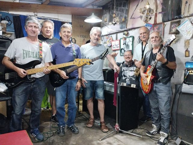 La Barca lleva más de 30 años en la ruta con su rock progresivo y sinfónico.