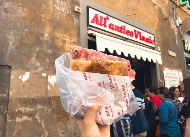 Polémica en Italia por la propuesta de un impuesto al sandwich en las ciudades turísticas