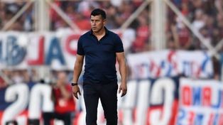 La trayectoria y números de Jorge Almirón