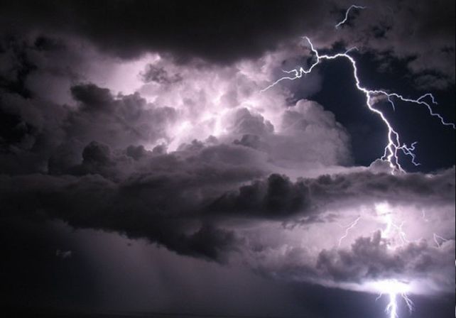 El ¿mito? detrás de la tradicional tormenta de Santa Rosa