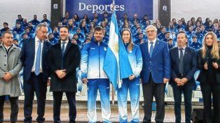 La delegación Argentina recibió la bandera nacional para Santa Fe 2026